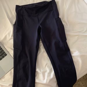 lululemon leggings with pockets & zip in b…